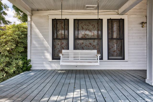 158 E Colorado, La Grange, TX 78945