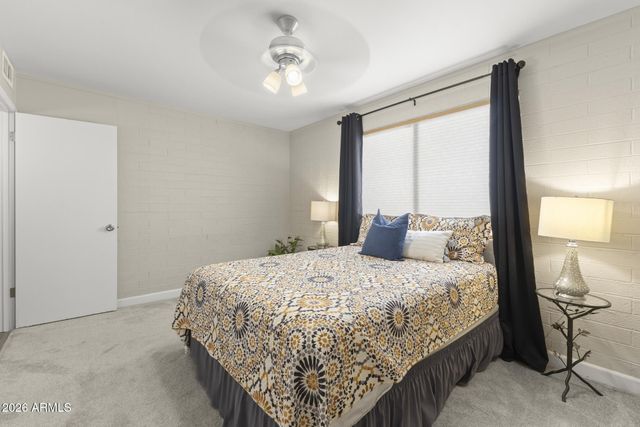 11801 N HACIENDA Drive, Sun City, AZ 85351