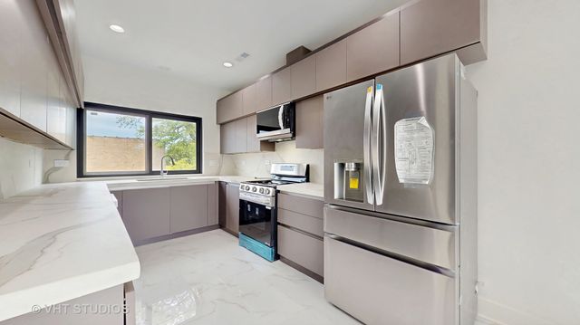 6330 Hennings Court, Morton Grove, IL 60053