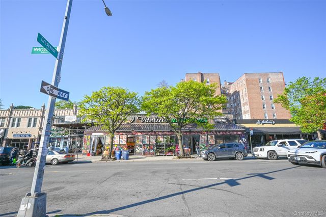 116-17 Grosvenor Lane 3A, Forest Hills, NY 11375