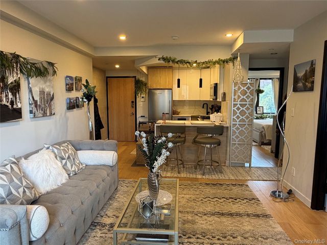 116-17 Grosvenor Lane 3A, Kew Gardens, NY 11418