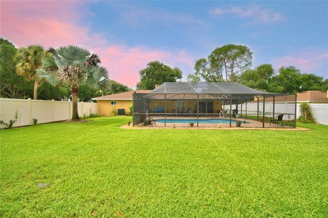 902 CRESTVIEW DRIVE, Auburndale, FL 33823