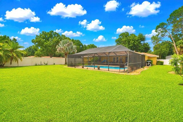 902 CRESTVIEW DRIVE, Auburndale, FL 33823