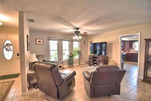 902 CRESTVIEW DRIVE, Auburndale, FL 33823