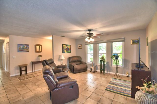 902 CRESTVIEW DRIVE, Auburndale, FL 33823