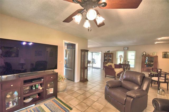 902 CRESTVIEW DRIVE, Auburndale, FL 33823