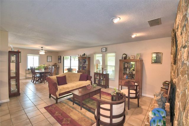 902 CRESTVIEW DRIVE, Auburndale, FL 33823