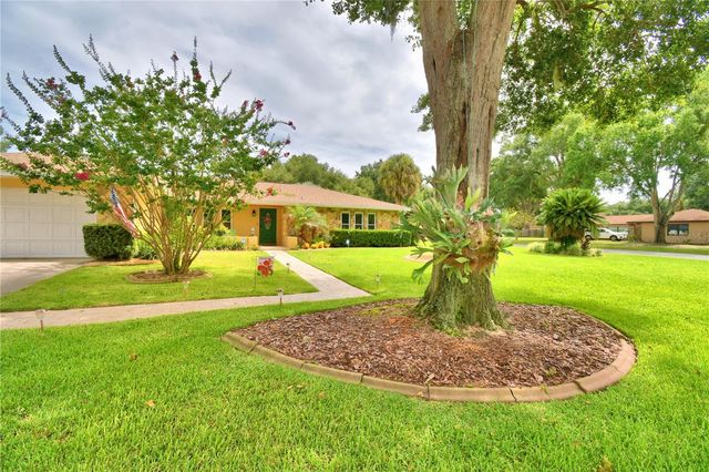 902 CRESTVIEW DRIVE, Auburndale, FL 33823