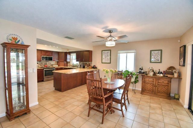 902 CRESTVIEW DRIVE, Auburndale, FL 33823