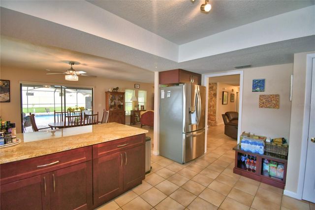 902 CRESTVIEW DRIVE, Auburndale, FL 33823