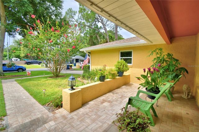 902 CRESTVIEW DRIVE, Auburndale, FL 33823