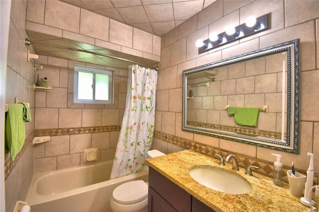 902 CRESTVIEW DRIVE, Auburndale, FL 33823