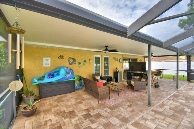 902 CRESTVIEW DRIVE, Auburndale, FL 33823