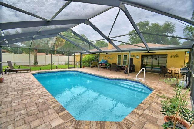 902 CRESTVIEW DRIVE, Auburndale, FL 33823