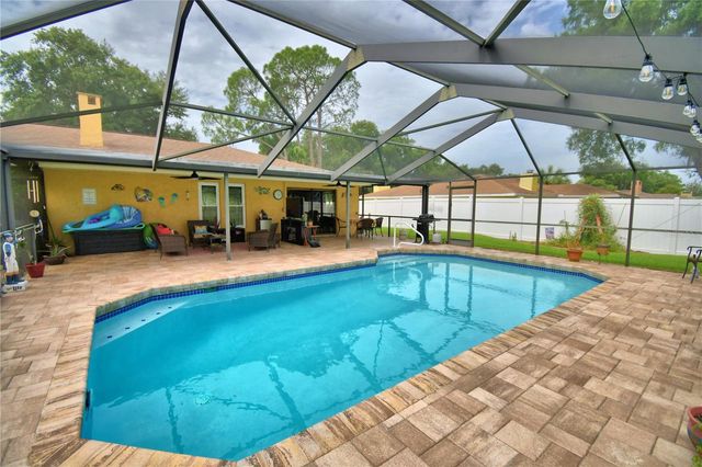 902 CRESTVIEW DRIVE, Auburndale, FL 33823