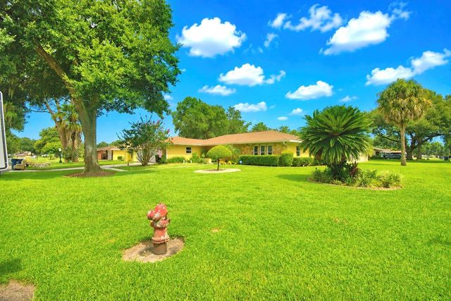 902 CRESTVIEW DRIVE, Auburndale, FL 33823