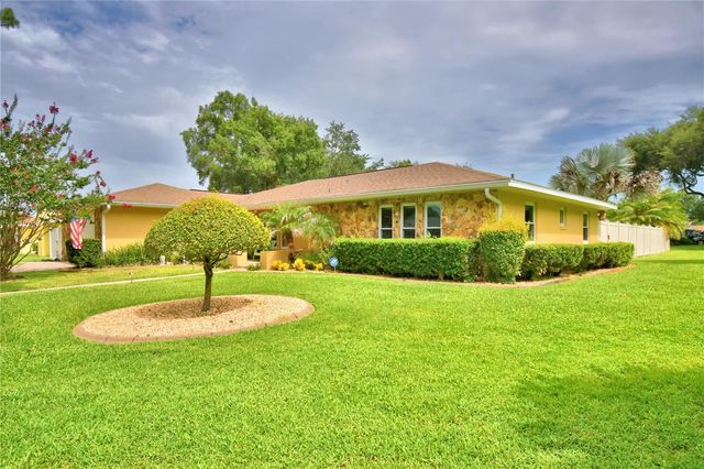 902 CRESTVIEW DRIVE, Auburndale, FL 33823