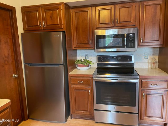 5 McNamara Drive, Charlton, NY 12019