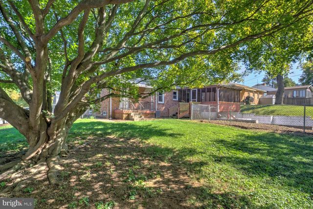 1100 ARTHUR, York, PA 17406