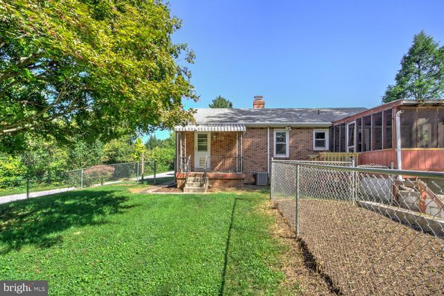 1100 ARTHUR, York, PA 17406