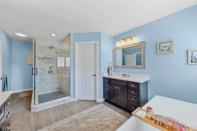 8460 Windsor Way, Broadview Heights, OH 44147