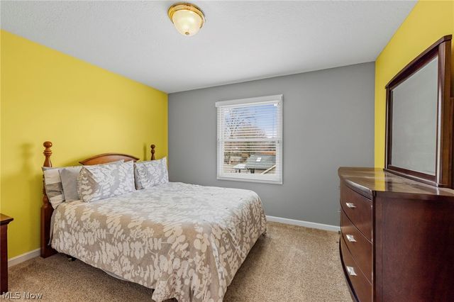 8460 Windsor Way, Broadview Heights, OH 44147