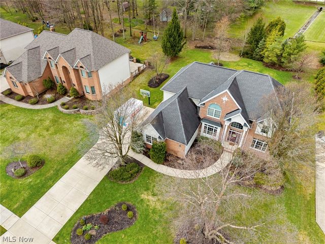 8460 Windsor Way, Broadview Heights, OH 44147