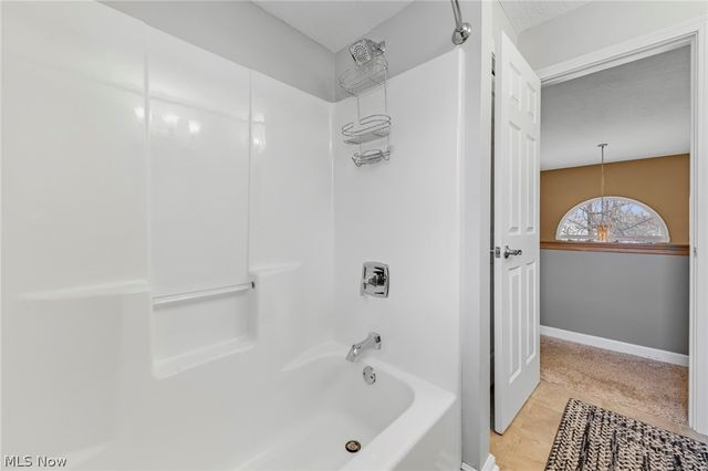 8460 Windsor Way, Broadview Heights, OH 44147