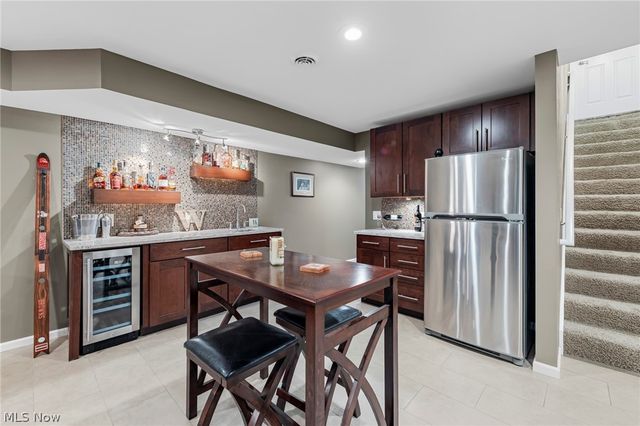 8460 Windsor Way, Broadview Heights, OH 44147