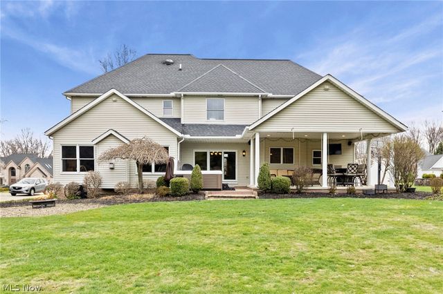 8460 Windsor Way, Broadview Heights, OH 44147