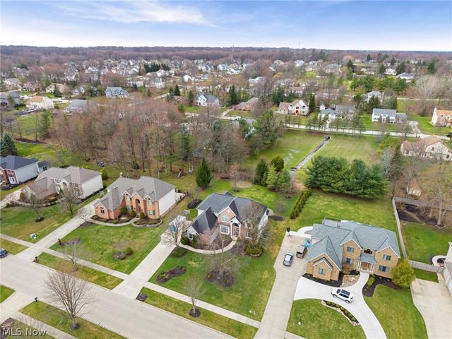 8460 Windsor Way, Broadview Heights, OH 44147