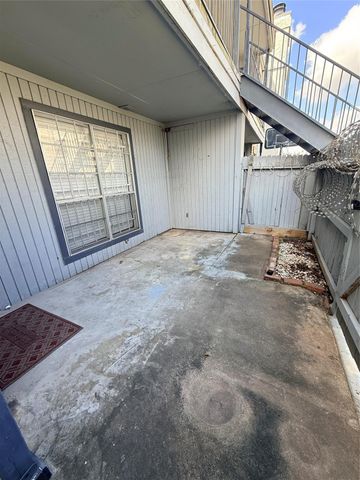 6606 De Moss Drive 311, Houston, TX 77074