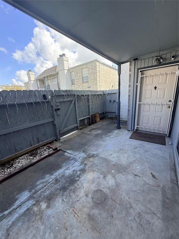 6606 De Moss Drive 311, Houston, TX 77074