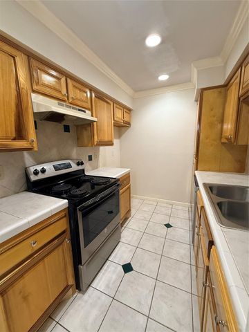 6606 De Moss Drive 311, Houston, TX 77074