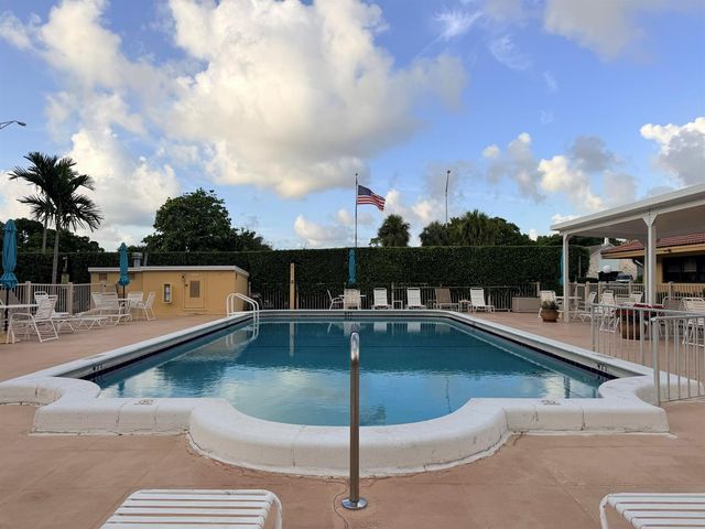 2601 NE 14th Street 535, Pompano Beach, FL 33062
