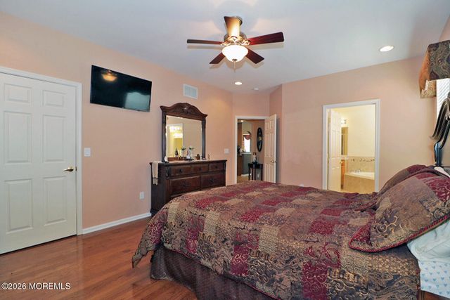 16 Passage Lane, Barnegat, NJ 08005