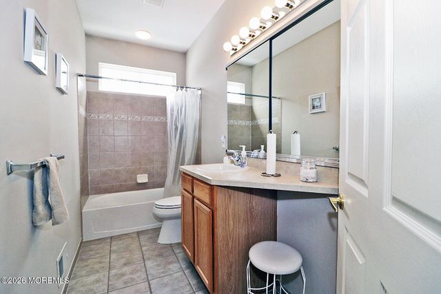 16 Passage Lane, Barnegat, NJ 08005