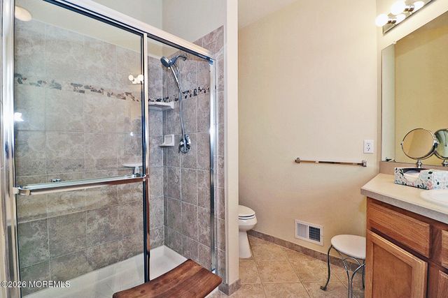 16 Passage Lane, Barnegat, NJ 08005