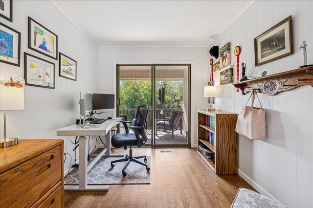 25146 N West Tower Drive, Tower Lakes, IL 60010