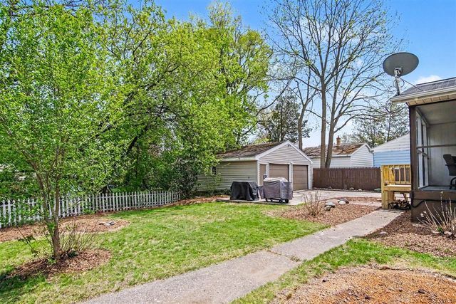 1512 Emerson Avenue, Grand Rapids, MI 49504