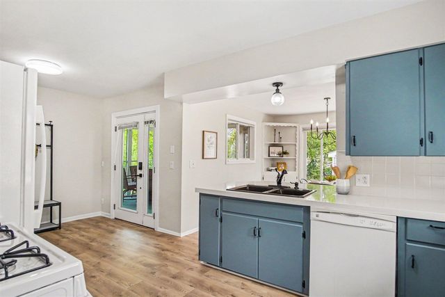 1512 Emerson Avenue, Grand Rapids, MI 49504