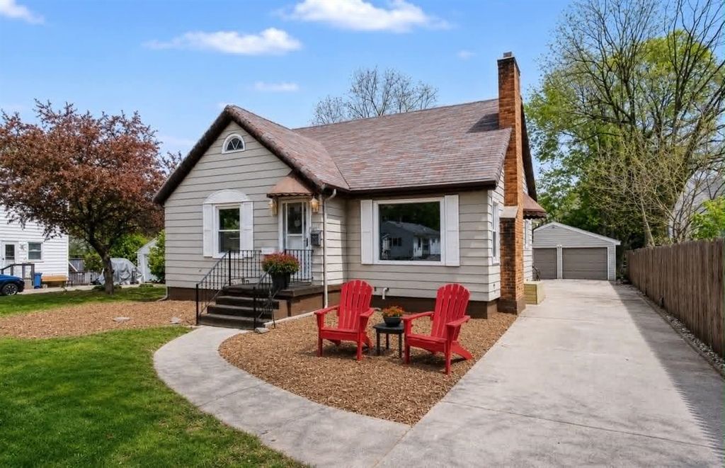 1512 Emerson Avenue, Grand Rapids, MI 49504