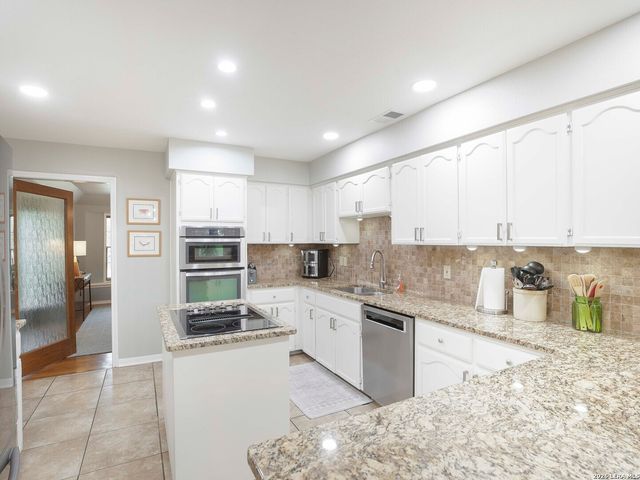 26615 Autumn Gln, Boerne, TX 78006