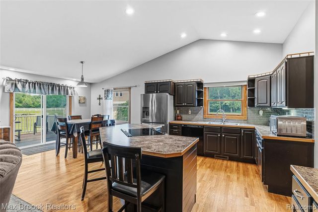 2566 N 5 Mile Road, Midland, MI 48642