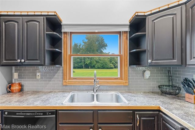 2566 N 5 Mile Road, Midland, MI 48642