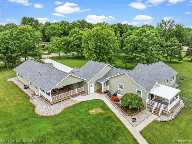 2566 N 5 Mile Road, Midland, MI 48642