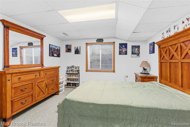 2566 N 5 Mile Road, Midland, MI 48642