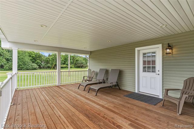 2566 N 5 Mile Road, Midland, MI 48642