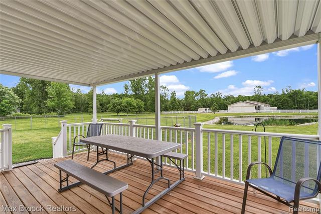 2566 N 5 Mile Road, Midland, MI 48642