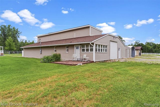 2566 N 5 Mile Road, Midland, MI 48642